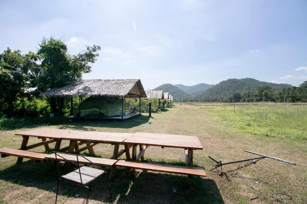 Hotel Oyo 75374 Baan Rak Mai Kanchanaburi Zewnętrze zdjęcie