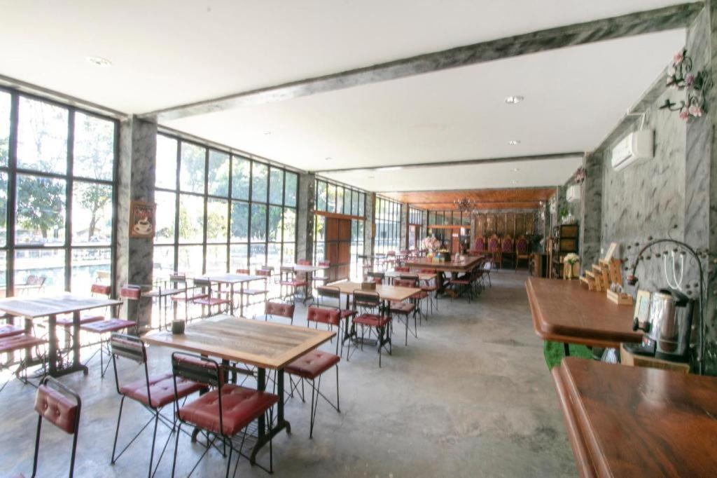 Hotel Oyo 75374 Baan Rak Mai Kanchanaburi Zewnętrze zdjęcie