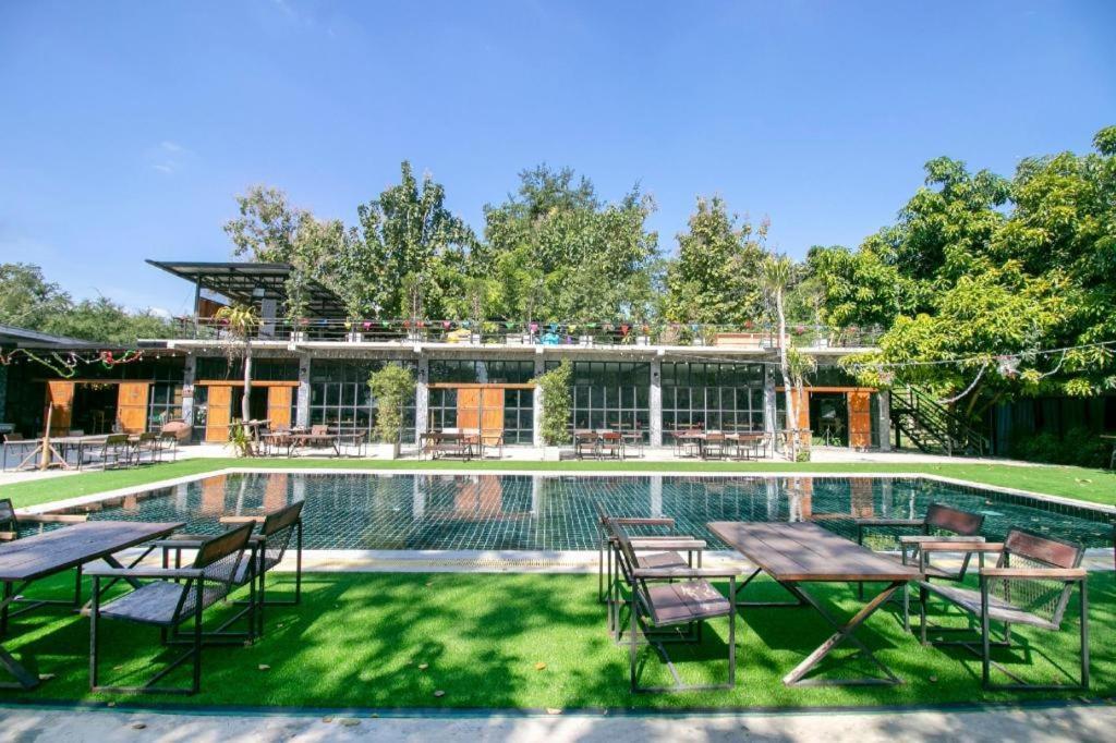 Hotel Oyo 75374 Baan Rak Mai Kanchanaburi Zewnętrze zdjęcie